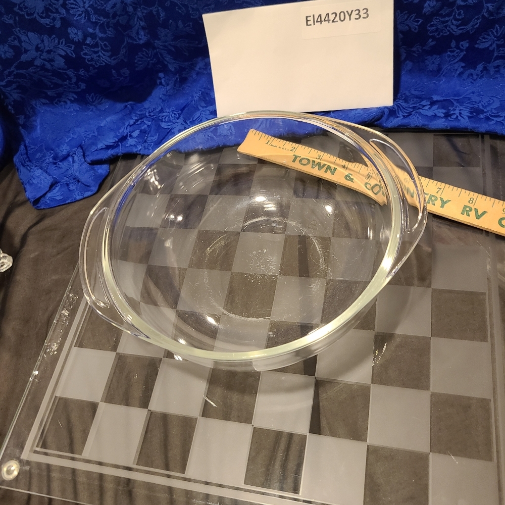 Pyrex Glass Dish - Picture 12 of 12